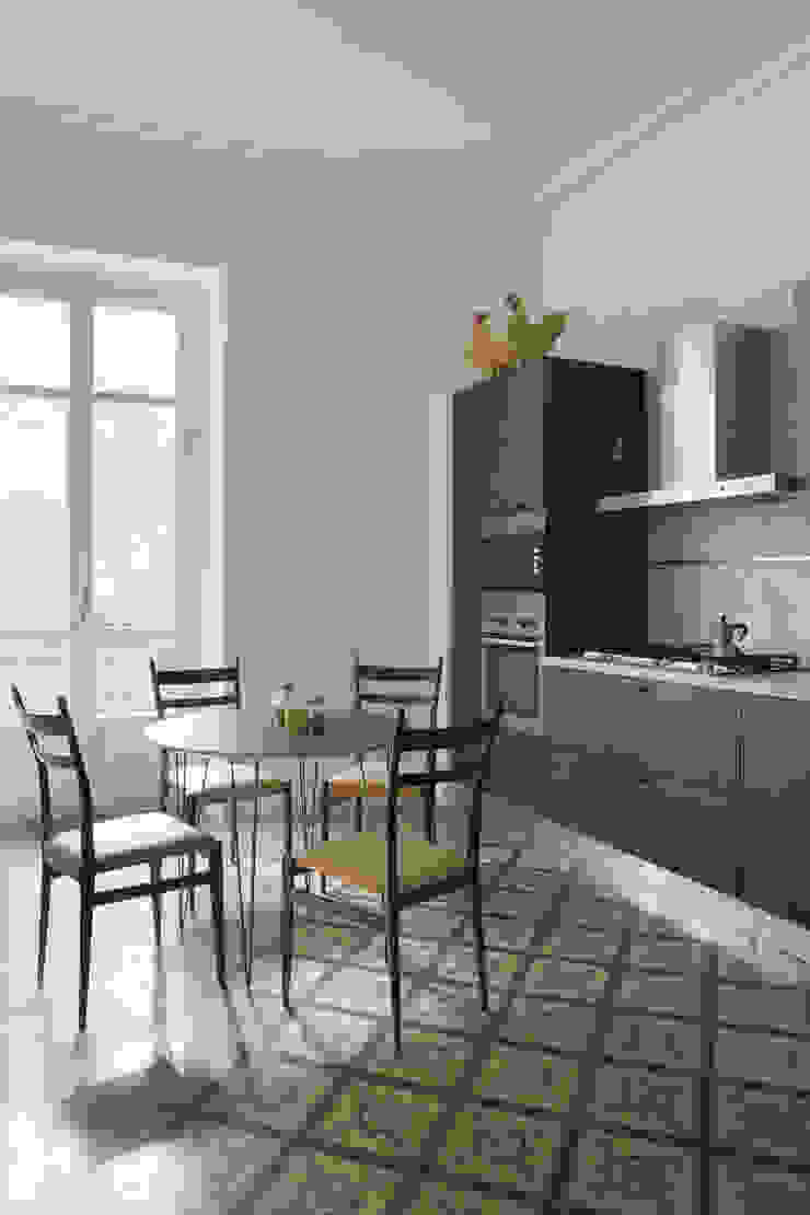 Ristrutturazione <q>chiavi in mano </q> di appartamento in stabile d'epoca ( fine '900 ) Casahome Restructura di Sparascio P.I. Antonio s.a.s.