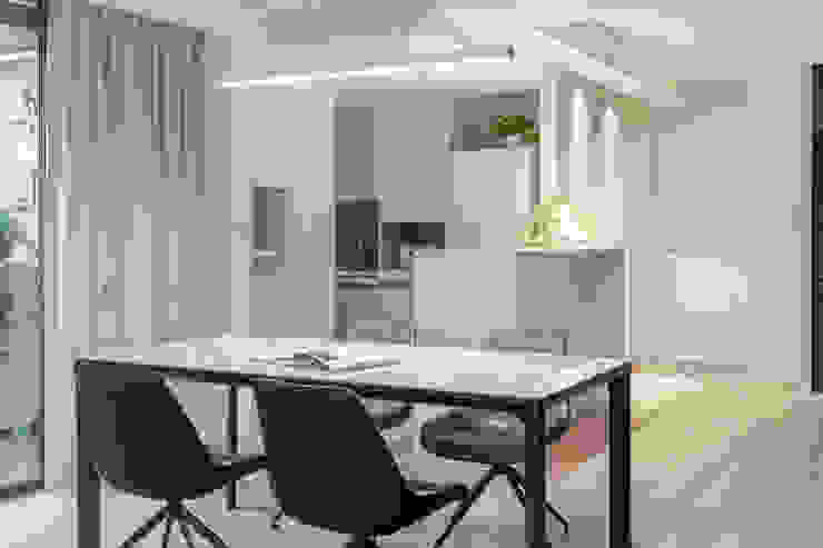 純淨的流動 耀昀創意設計有限公司/Alfonso Ideas Scandinavian style kitchen