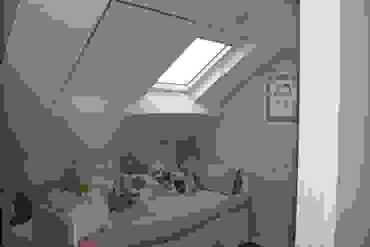 Dormitorio infantil ARDEIN SOLUCIONES S.L. Habitaciones de niñas Rosa Arquitecto, arquitecto Vigo, reforma, construcción, cambio imagen, proyecto Vigo, reforma integral, apartamento, reforma apartamento, ático, reforma ático, habitación infantil