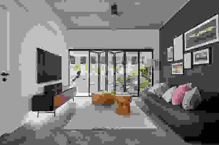 Moh Guan Eightytwo Modern living room
