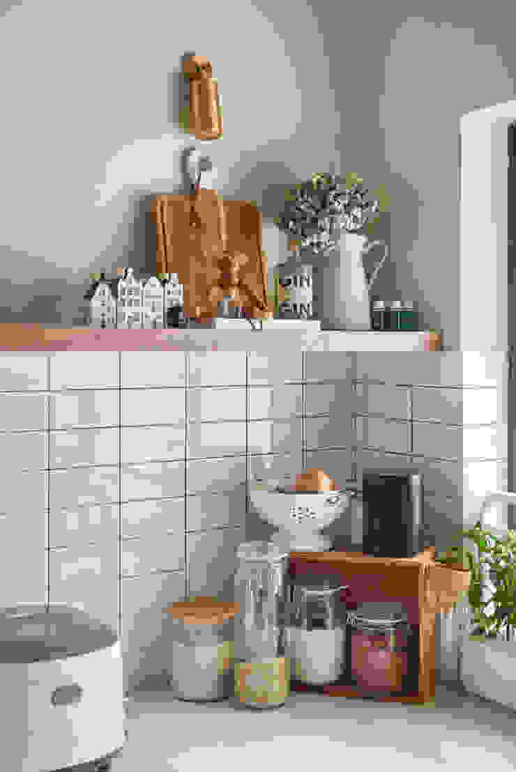 Moh Guan Eightytwo Modern kitchen