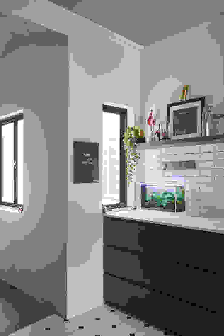 Moh Guan Eightytwo Modern kitchen