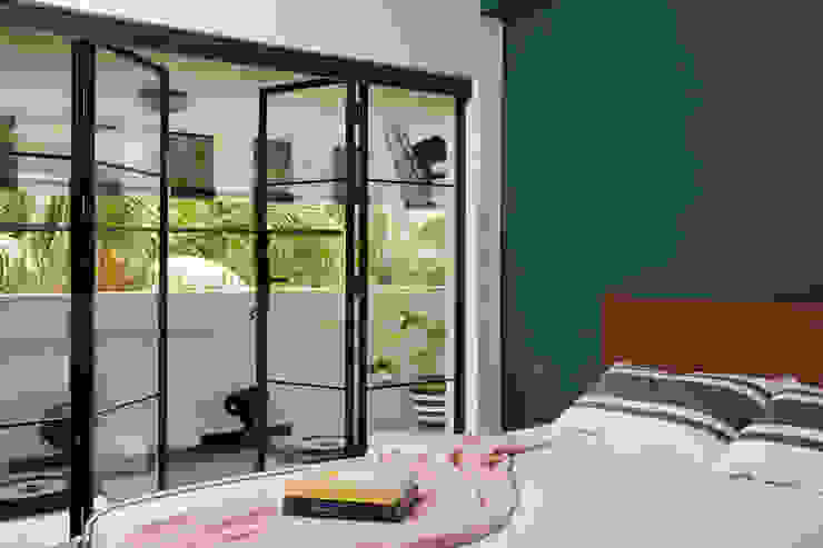 Moh Guan Eightytwo Modern style bedroom