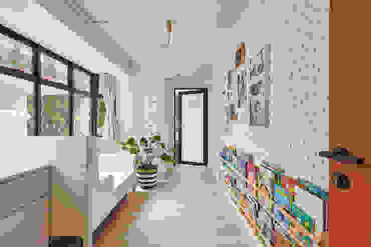 Moh Guan Eightytwo Modern nursery/kids room