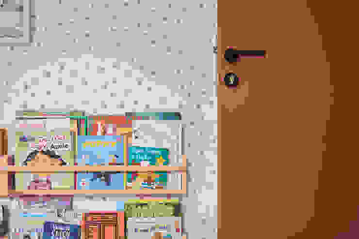 Moh Guan Eightytwo Modern nursery/kids room