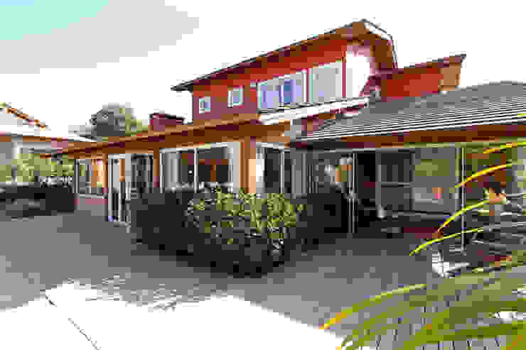 casa de campo, casa colonial Graça Brenner Arquitetura e Interiores Casas de campo Madeira Acabamento em madeira