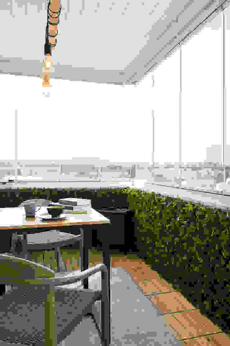 Varanda | Apartamento T2 | Oeiras Traço Magenta - Design de Interiores Varanda, marquise e terraçoMobiliário