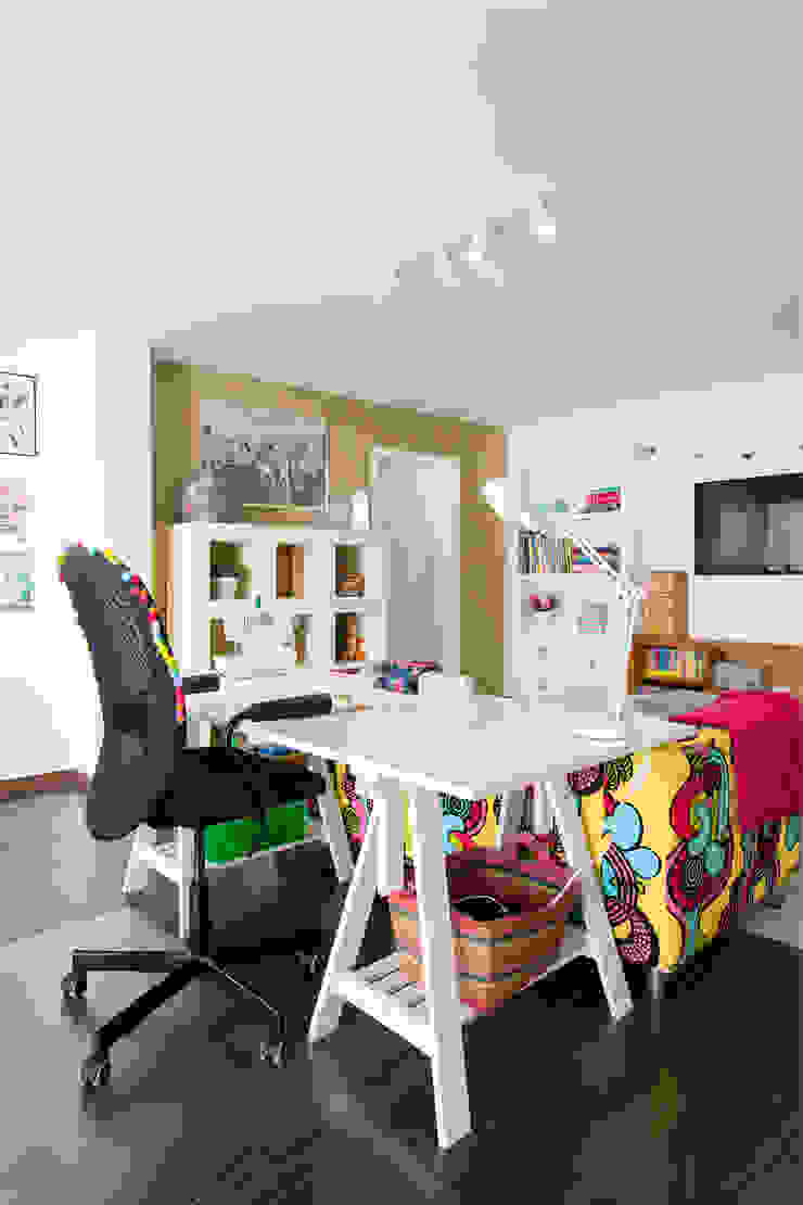 Sala de Estudo - Zona de estudo e atelier de criatividade Marta Maria Pereira, Unipessoal, LDA Quartos de criança modernos Acessórios e Decoração