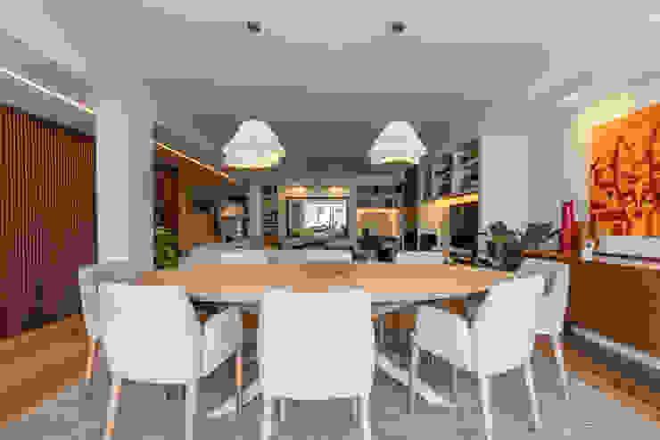Sala de jantar - Apartamento Canela - SHI Studio Interior Design ShiStudio Interior Design Salas de jantar modernas shistudio,shi studio, porto, portugal, decoração interiores, apartamento, sala de jantar, mesa cadeira
