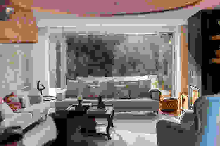 Sala de estar - Casa em Moledo - Shi Studio Interior Design ShiStudio Interior Design Salas de estar modernas projeto; casa; shistudio; shi studio; porto; portugal; matosinhos; design, decoração, sala de estar, sofá