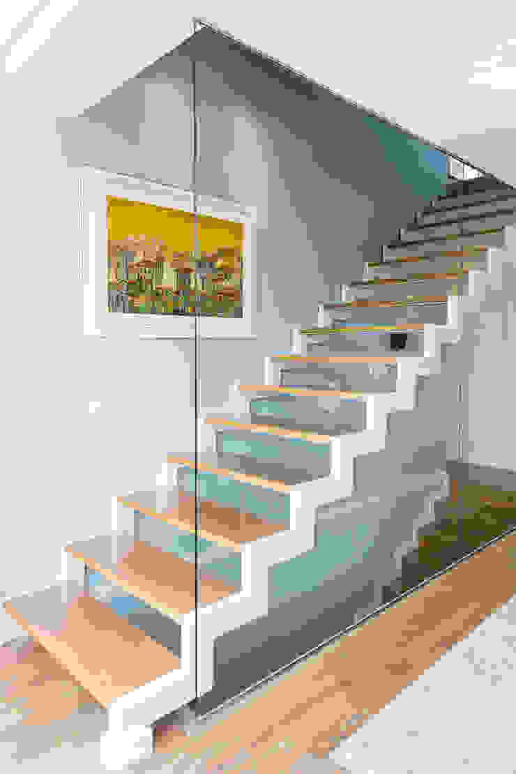 Escadas - Casa em Moledo - Shi Studio Interior Design ShiStudio Interior Design Escadas projeto; casa; shistudio; shi studio; porto; portugal; matosinhos; design, decoração, escadas