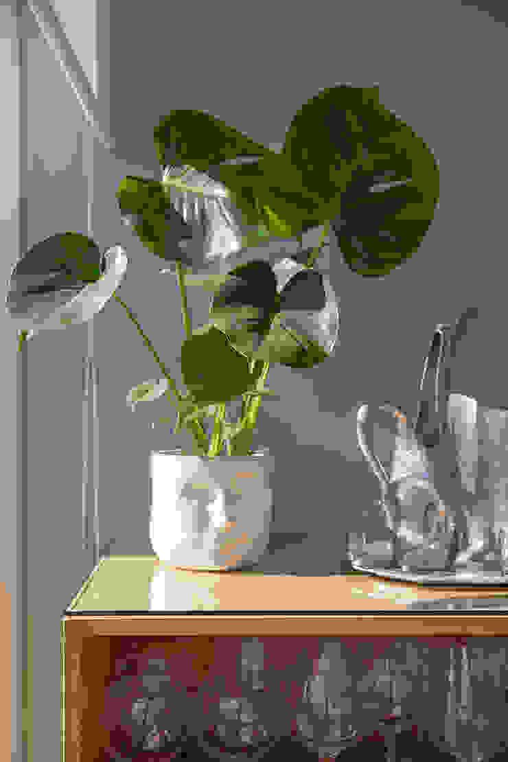Cozinha - Casa em Moledo - Shi Studio Interior Design ShiStudio Interior Design Cozinhas campestres projeto; casa; shistudio; shi studio; porto; portugal; matosinhos; design, decoração, cozinha, vaso, planta,Acessórios e têxteis
