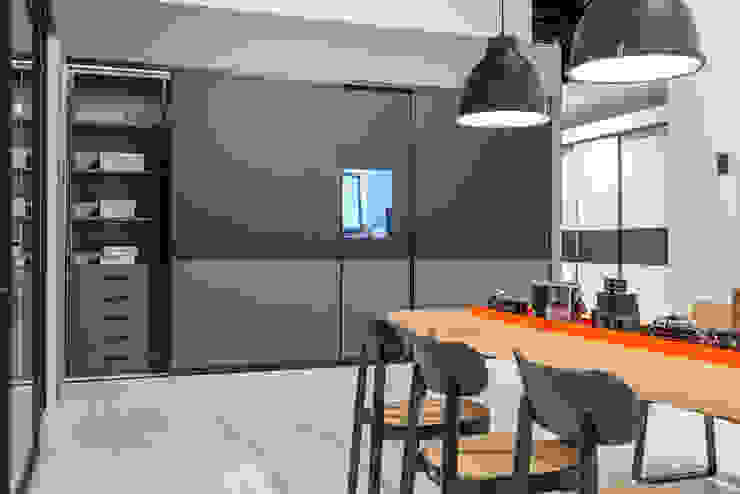 Das Multimedia Wunder: Die Sliding TV Door raumplus Schiebetür