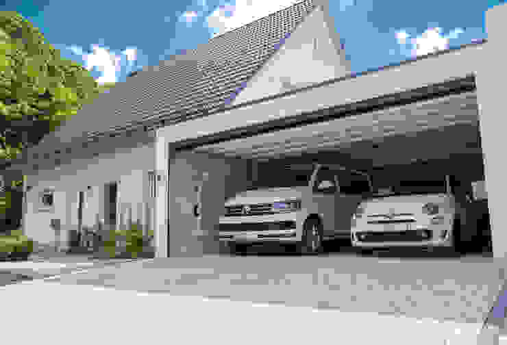 Musterhaus.net Press profile homify Garagentore Automotive parking light, Cloud, Tire, Plant, Sky, Car, Vehicle, Wheel, Building, Hood