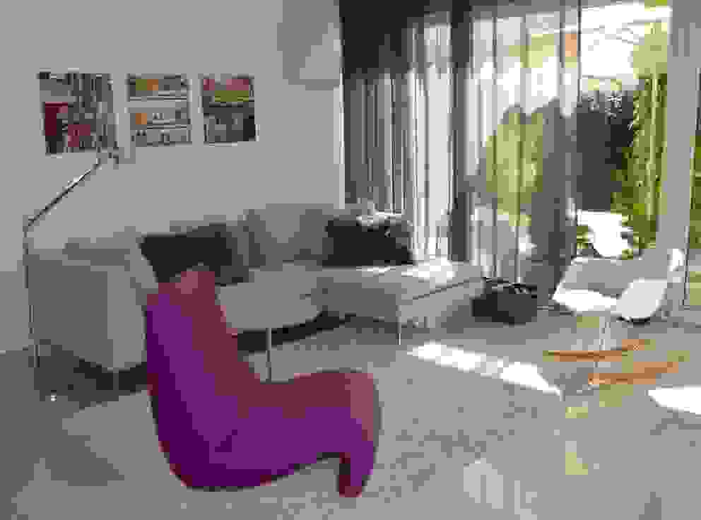 Haus U, Harmsen Innenarchitektur / ALL ABOUT DESIGN Harmsen Innenarchitektur / ALL ABOUT DESIGN Living room Beige