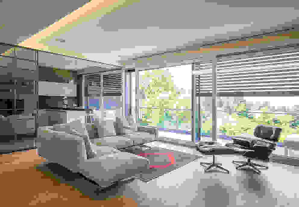 INTERIOR DESIGN VILLA CON VISTA SUL LAGO DI VARESE, Essestudioarch Essestudioarch Living room
