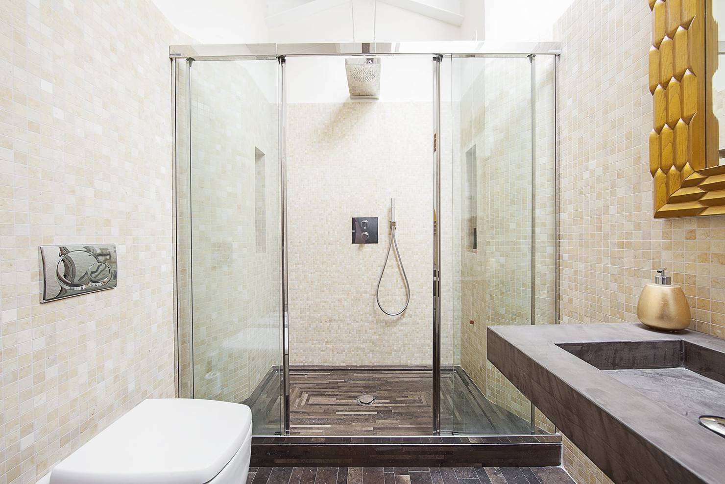 10 modern showers to replace your bathtub