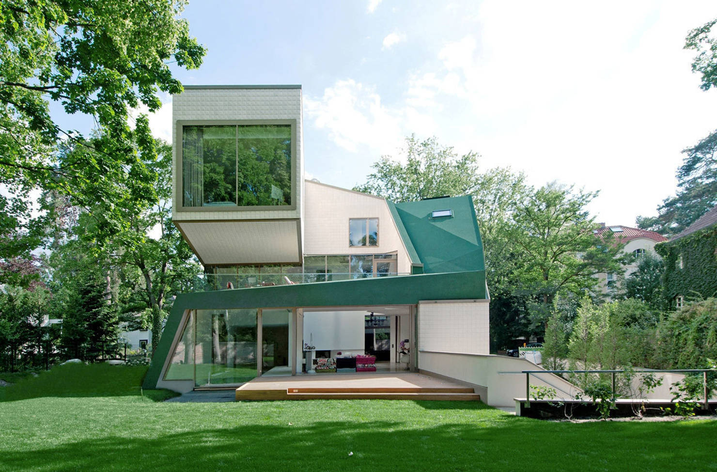 5 of the most oddly-shaped homes of 2016
