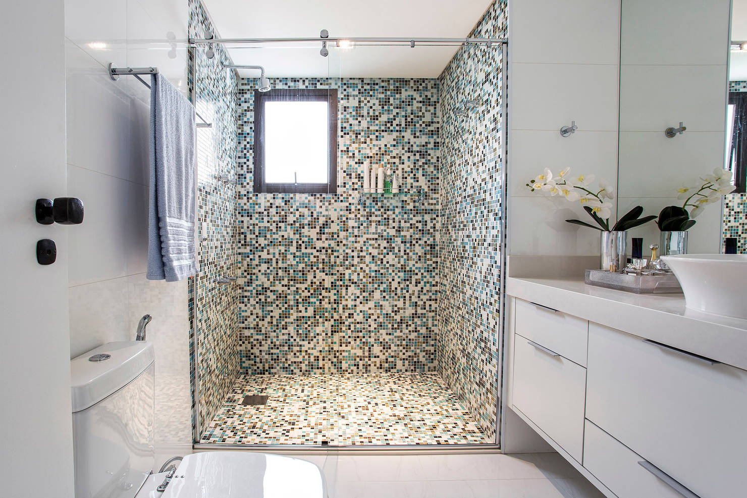 14 Relaxing Bathrooms to Take Inspiration From