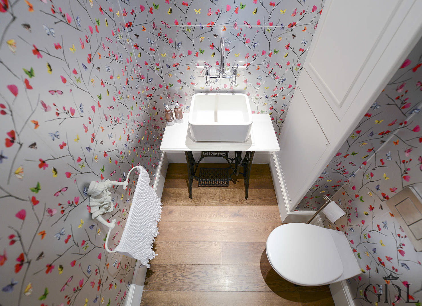 На фото - 12 невероятно красивых ванных комнат в разных стилях
				