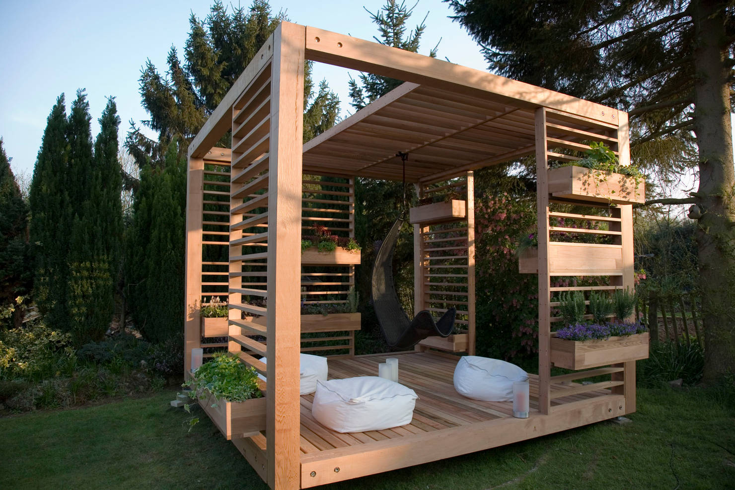 Home improvement: build your own pergola in 9 steps