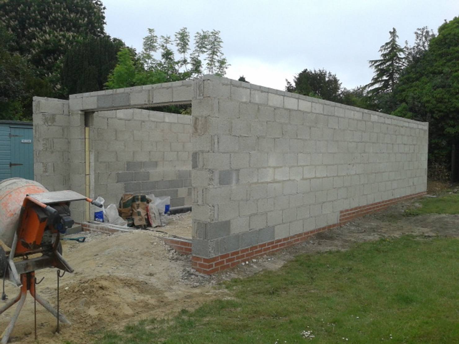 Top 5: from a DIY garage project to a low-cost prefab home