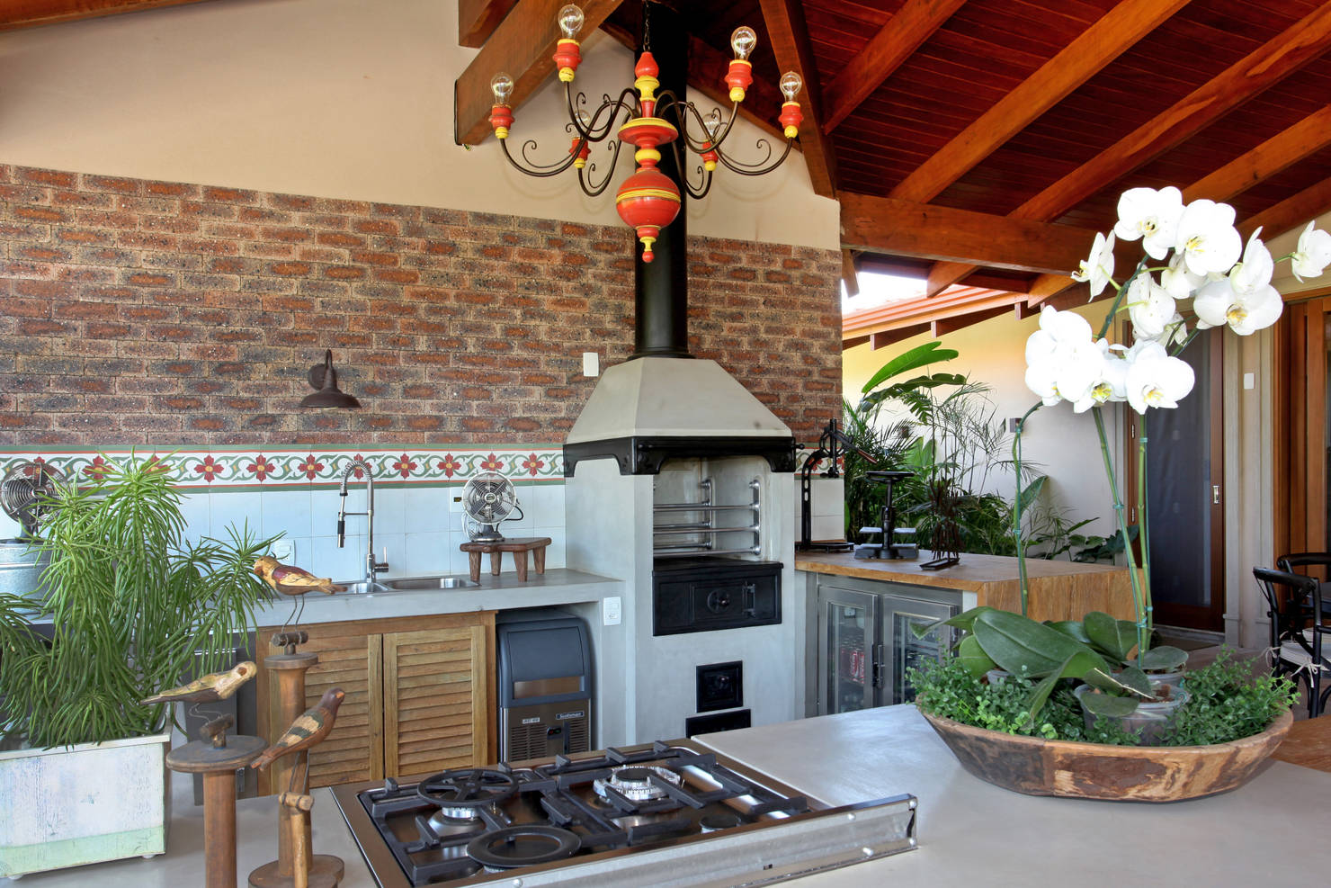 На фото - 10 красивых проектов летних кухонь в средиземноморском стиле
				