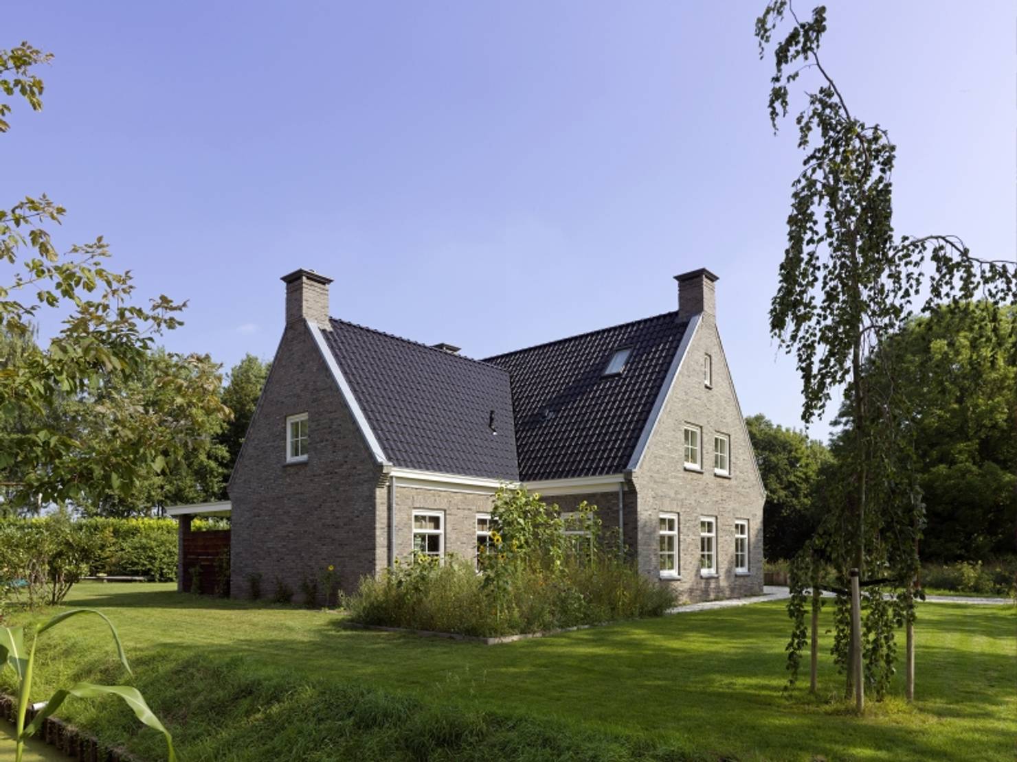 Классический голландский дом из кирпича