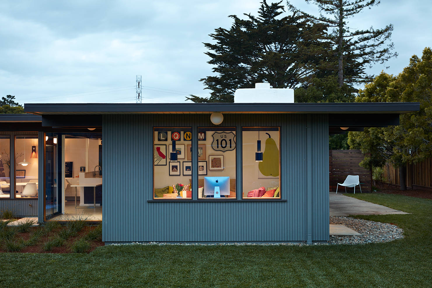 Концепция минималистичного дома в виде контейнера- фотографии
				