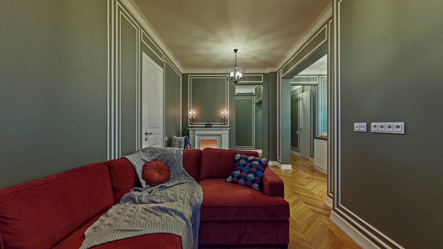 На фото - Дизайн квартиры в классическом стиле в Москве
				