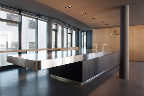 Dallmayr Academy von Arnold / Werner | homify Dallmayr Academy von Arnold / Werner | homify