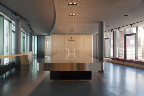 Dallmayr Academy von Arnold / Werner | homify Dallmayr Academy von Arnold / Werner | homify