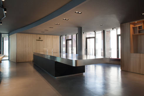 Dallmayr Academy von Arnold / Werner | homify Dallmayr Academy von Arnold / Werner | homify