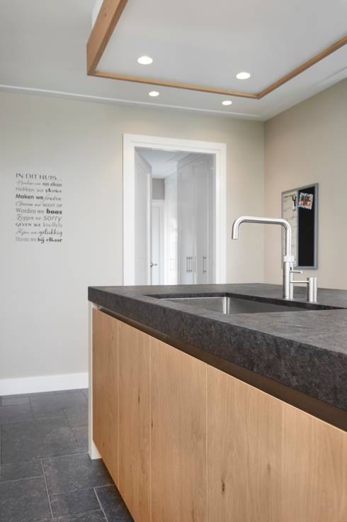 Project Zeewolde von Martin van Essen Keukens en Interieurs | homify Project Zeewolde von Martin van Essen Keukens en Interieurs | homify