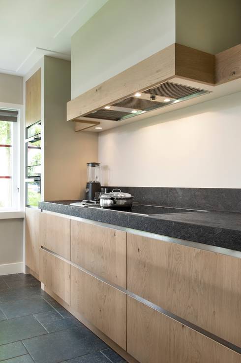 Project Zeewolde von Martin van Essen Keukens en Interieurs | homify Project Zeewolde von Martin van Essen Keukens en Interieurs | homify