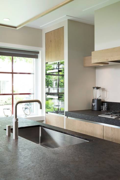 Project Zeewolde von Martin van Essen Keukens en Interieurs | homify Project Zeewolde von Martin van Essen Keukens en Interieurs | homify