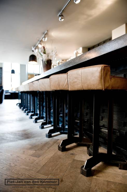 Grand Hotel Alkmaar by Piet-Jan van den Kommer | homify Grand Hotel Alkmaar by Piet-Jan van den Kommer | homify