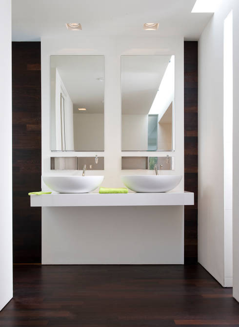 Hout in de badkamer von Pruysen Parket BV | homify Hout in de badkamer von Pruysen Parket BV | homify