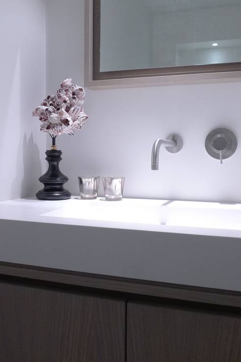 Badkamer Reeuwijk von Baden Baden Interior | homify Badkamer Reeuwijk von Baden Baden Interior | homify