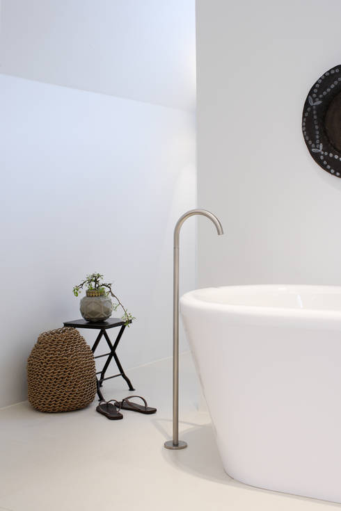 Badkamer Ulvenhout von Baden Baden Interior | homify Badkamer Ulvenhout von Baden Baden Interior | homify