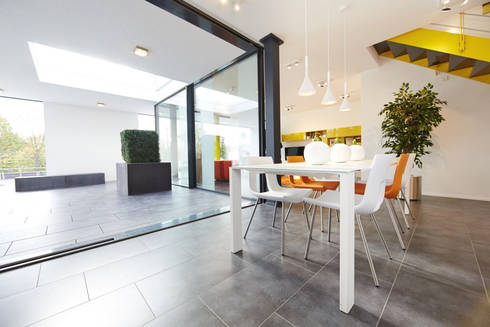 hausentwurf wuppertal by okal haus gmbh | homify hausentwurf wuppertal by okal haus gmbh | homify, Attraktive mobel
