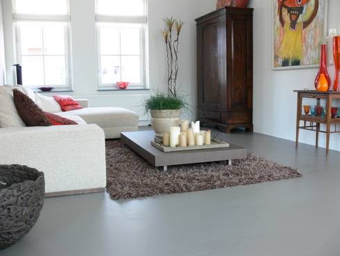Betongrijze gietvloer in woning te amersfoort door motion ... Grey woonkamer gietvloer
