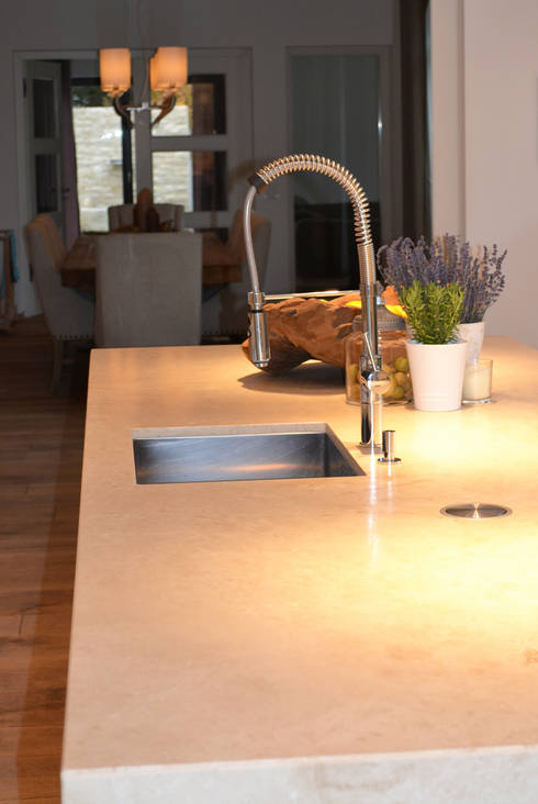 Eggersmann rahmenfront mattlack mit naturstein by wohn und ...