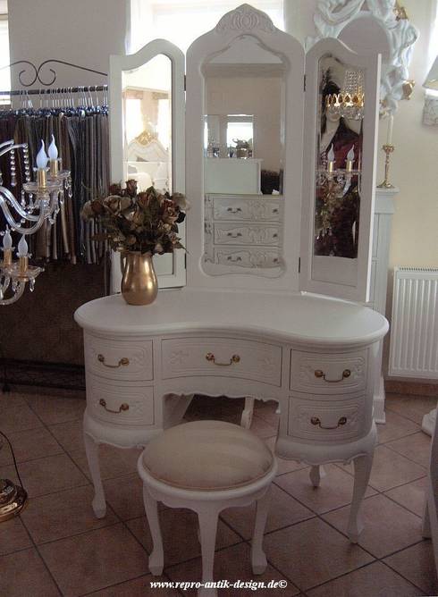 Schminktische von Repro Antik Design GmbH & Co. KG | homify Schminktische von Repro Antik Design GmbH & Co. KG | homify