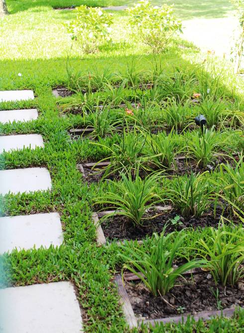 caminos entre verde: Jardines de estilo  por BAIRES GREEN