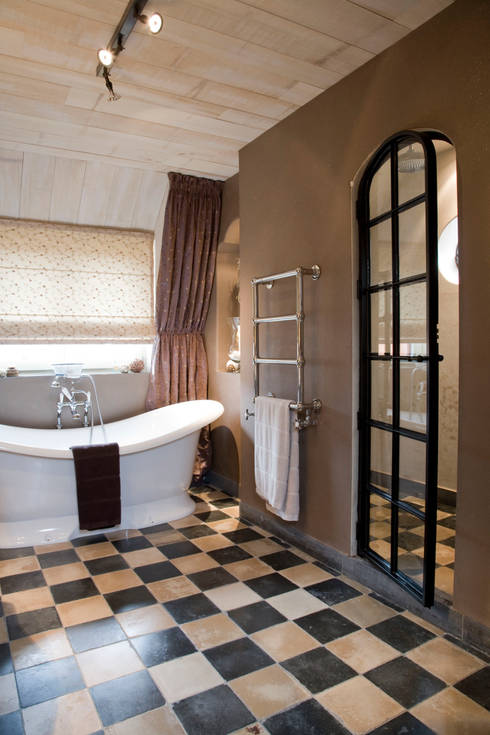 Schimmel in de badkamer voorkom je met deze tips Schimmel in de badkamer voorkom je met deze tips