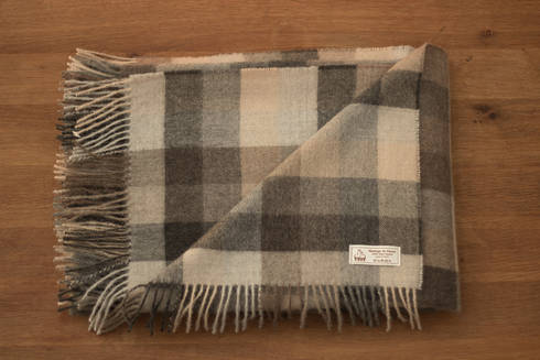 100% Baby Alpaka Decke der Luxusklasse von Abolengo de Alpaca | homify 100% Baby Alpaka Decke der Luxusklasse von Abolengo de Alpaca | homify