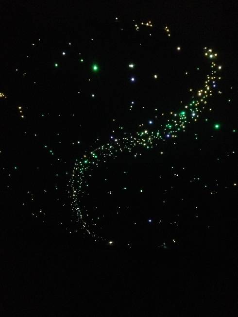 Zwevend plafond eiland met sterrenhemel verlichting voor de ...