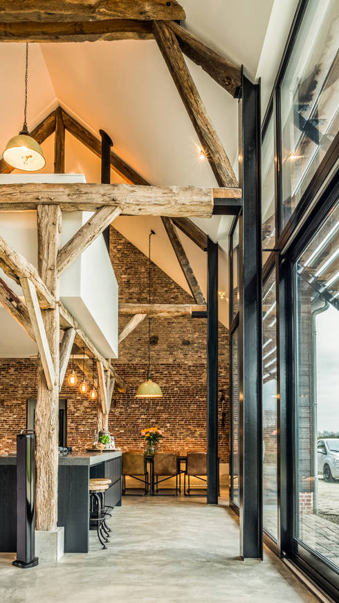 Renovatie sfeervolle woonboerderij met behoud van oude houten ... Renovatie sfeervolle woonboerderij met behoud van oude houten ...