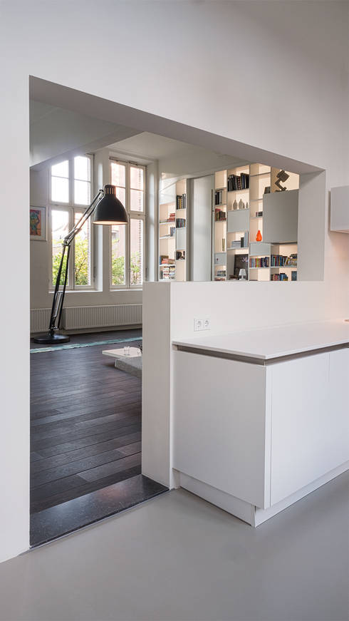 Interieur woning in school met xxl kast met taatsdeur, studie en ...
